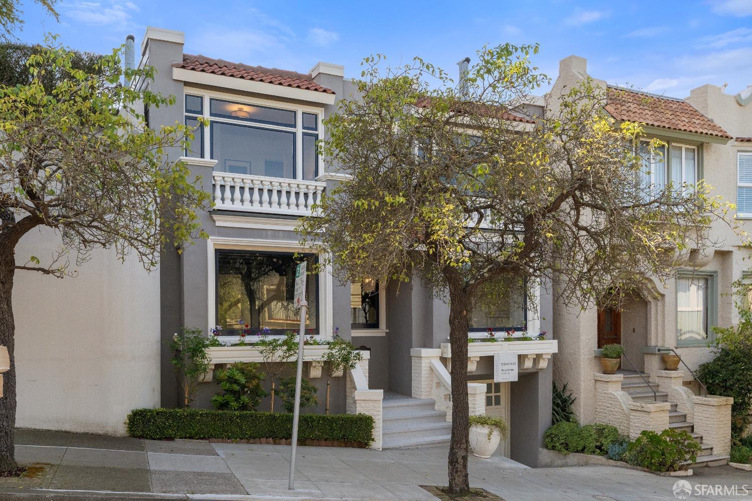 21 Hill Point Avenue