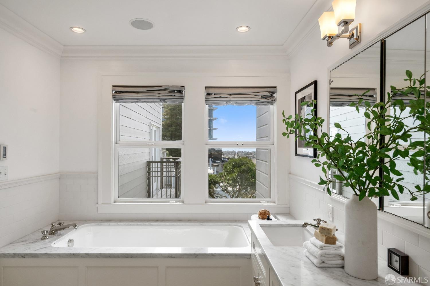 21 Hill Point Avenue