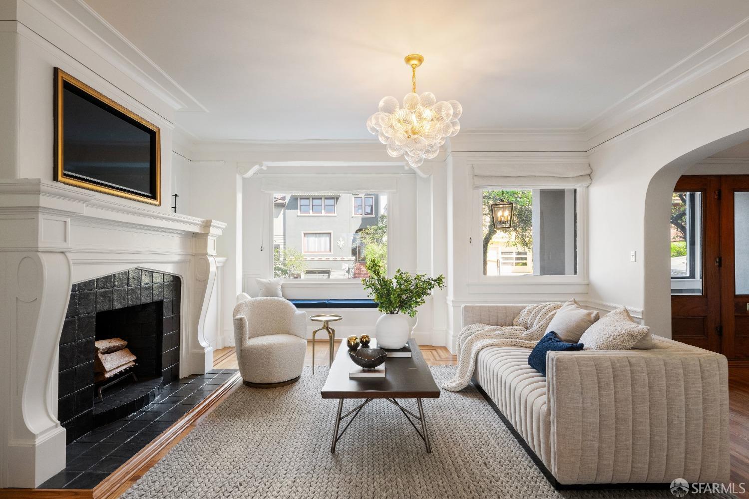 21 Hill Point Avenue