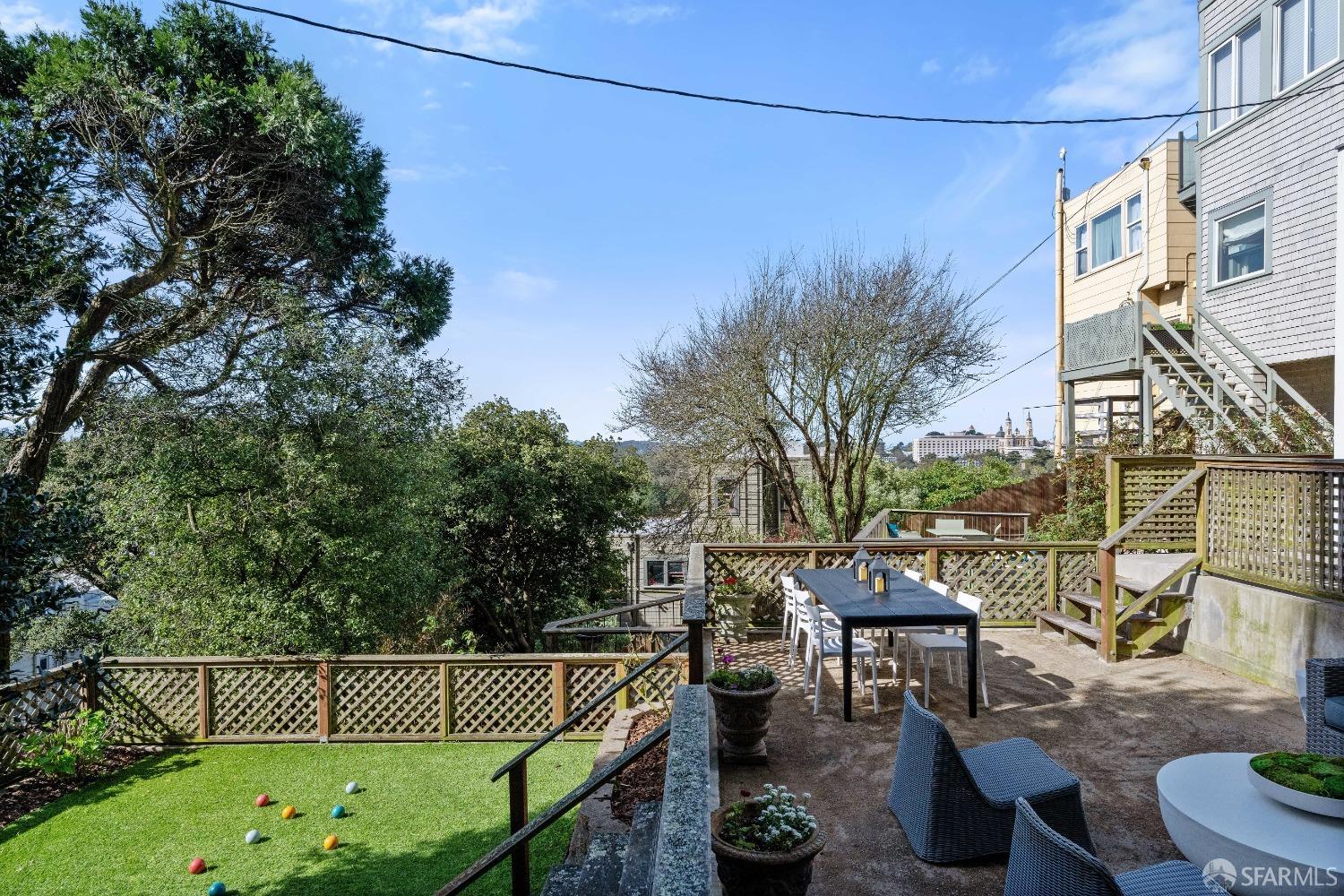 21 Hill Point Avenue