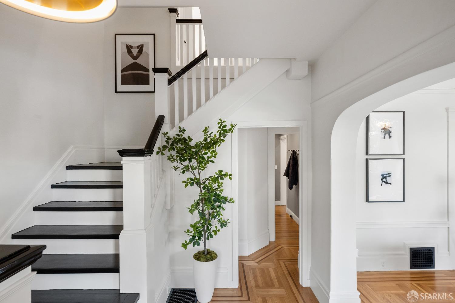 21 Hill Point Avenue