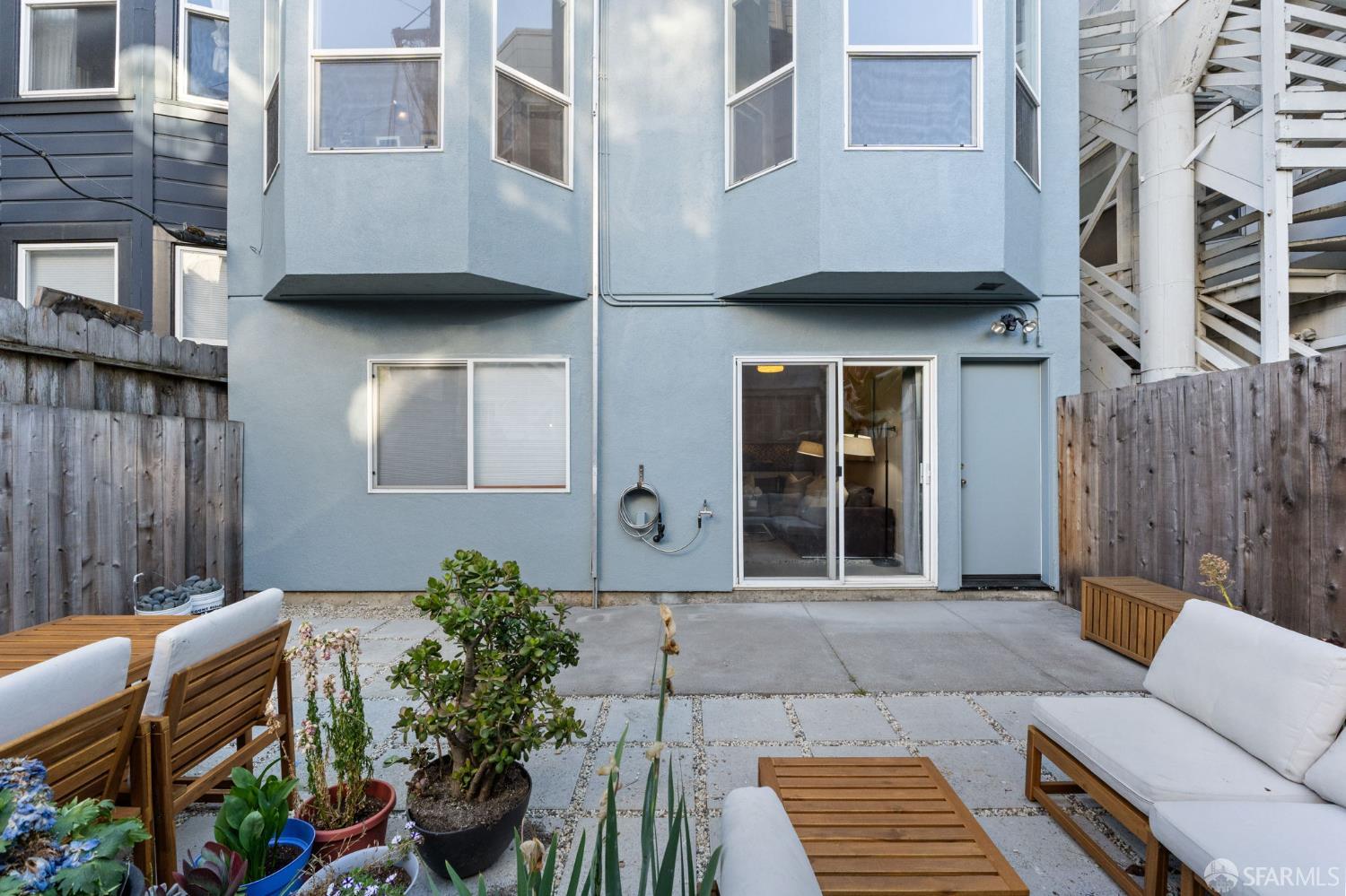 15 Woodward Street