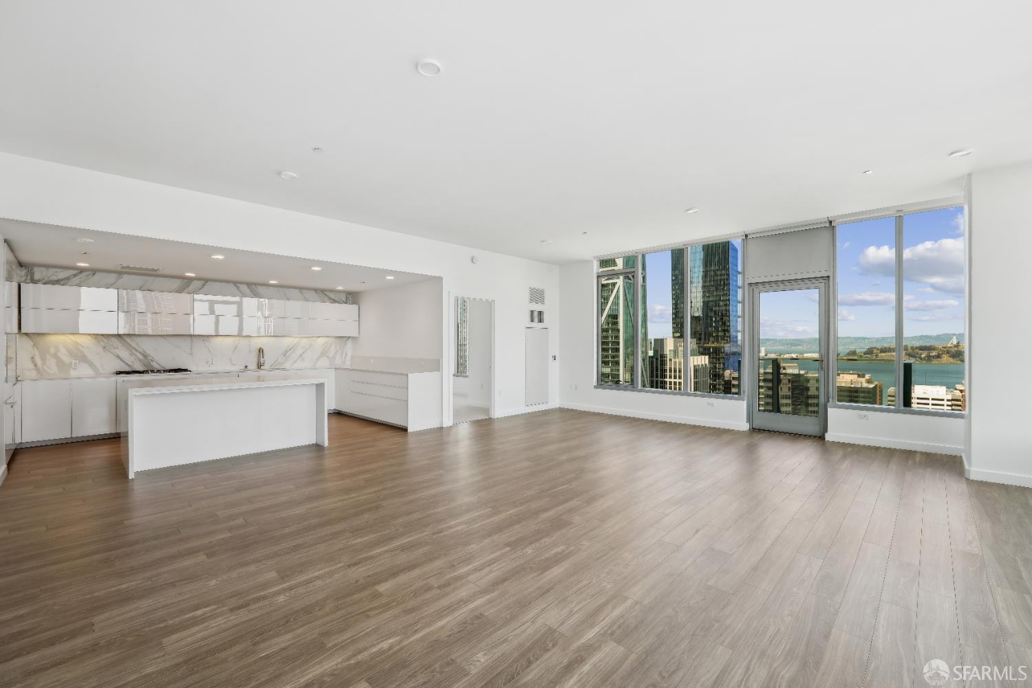 41 Tehama Street # 33
