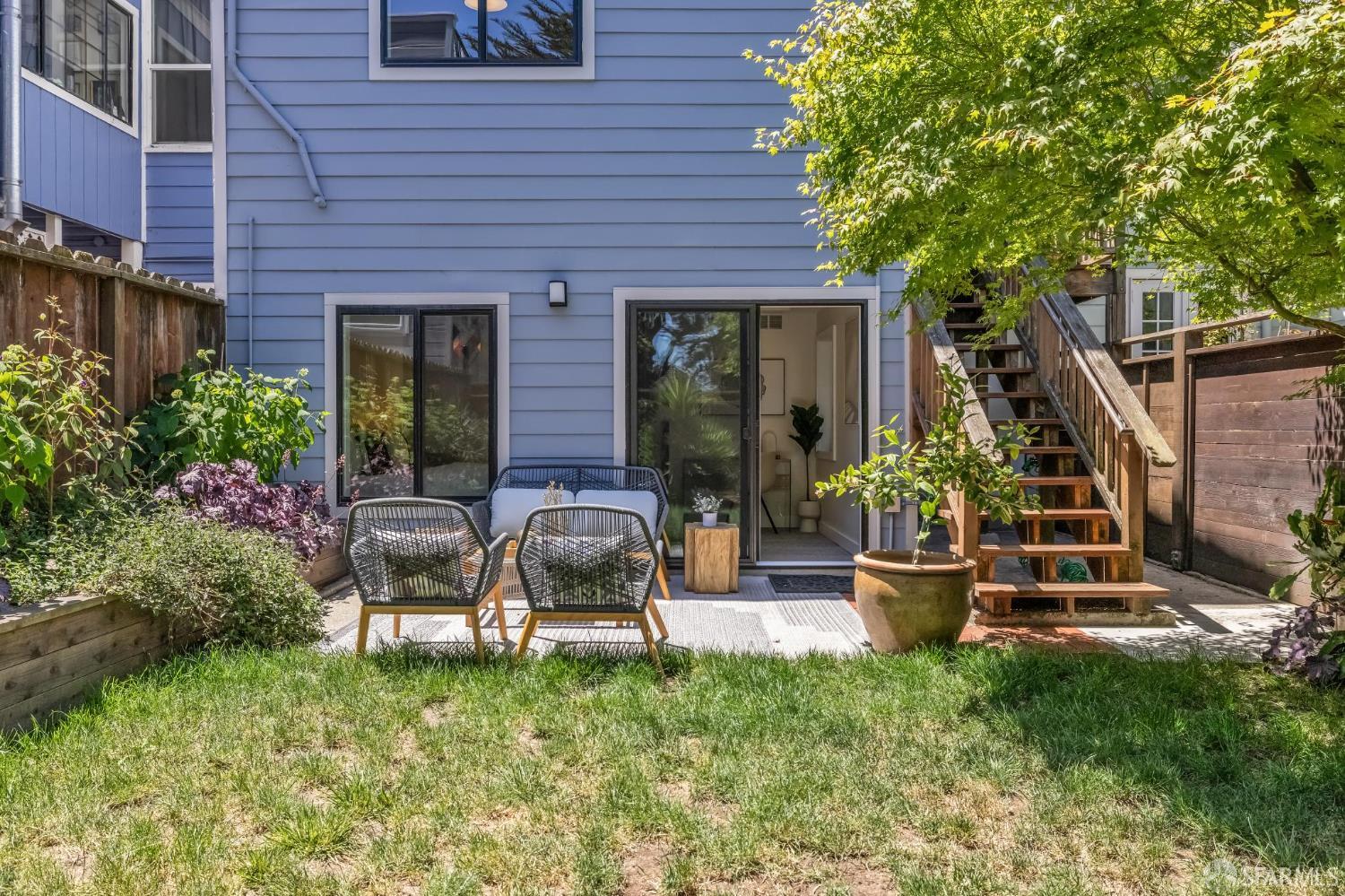 835 Diamond Street