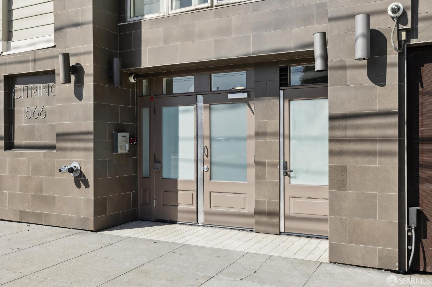 566 S Van Ness Avenue # 31