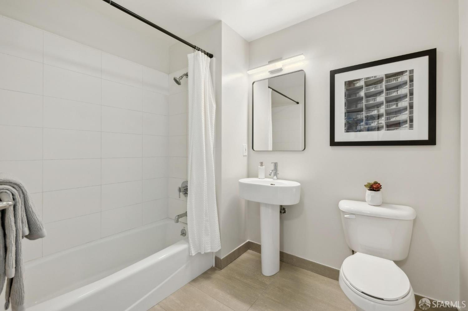 566 S Van Ness Avenue # 31