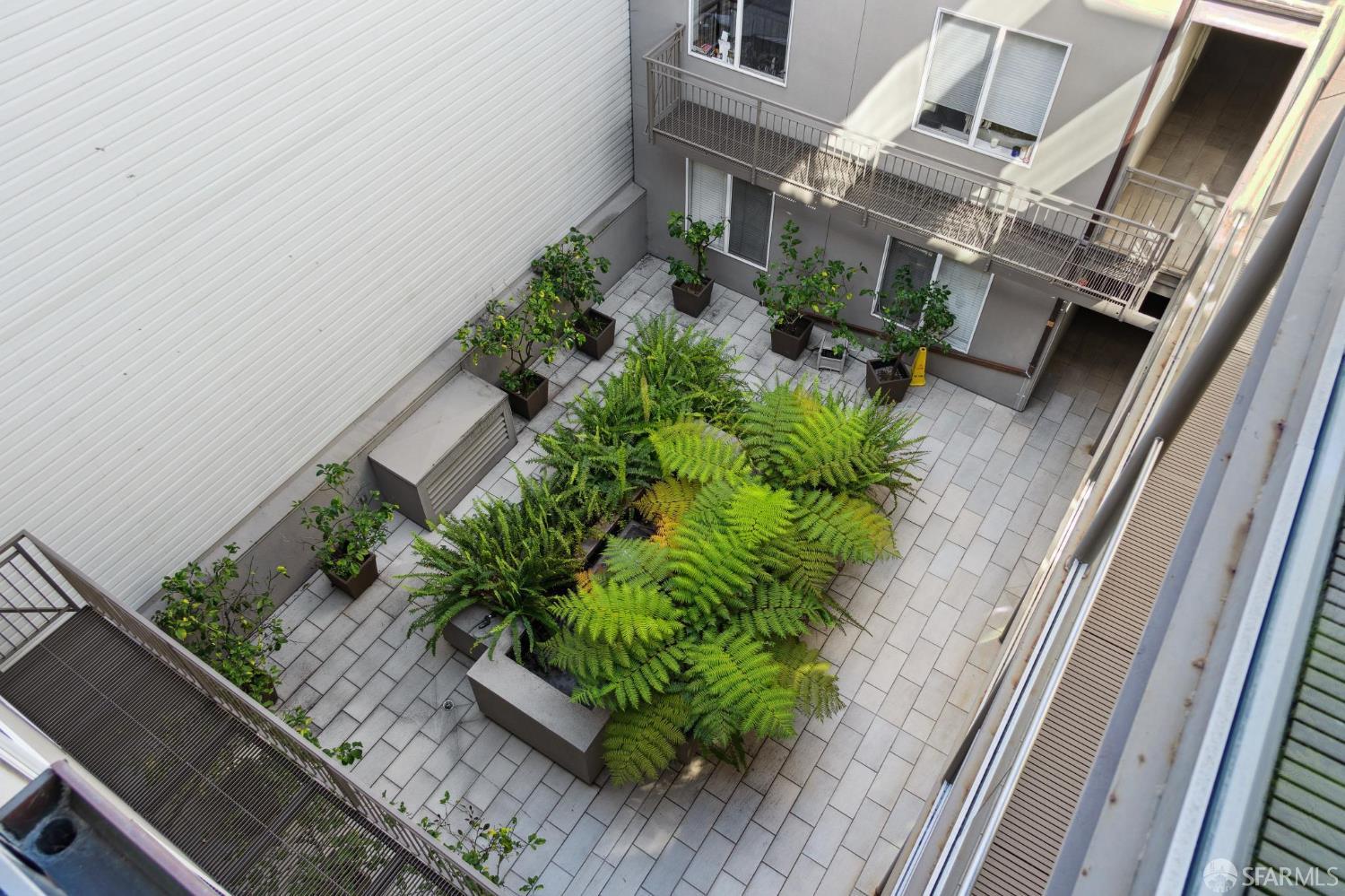 566 S Van Ness Avenue # 31