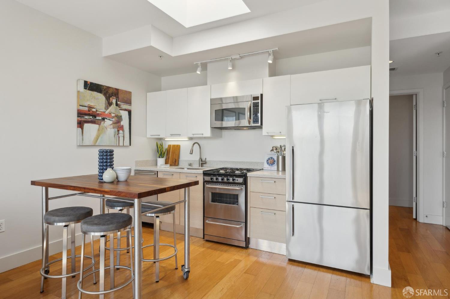 566 S Van Ness Avenue # 31