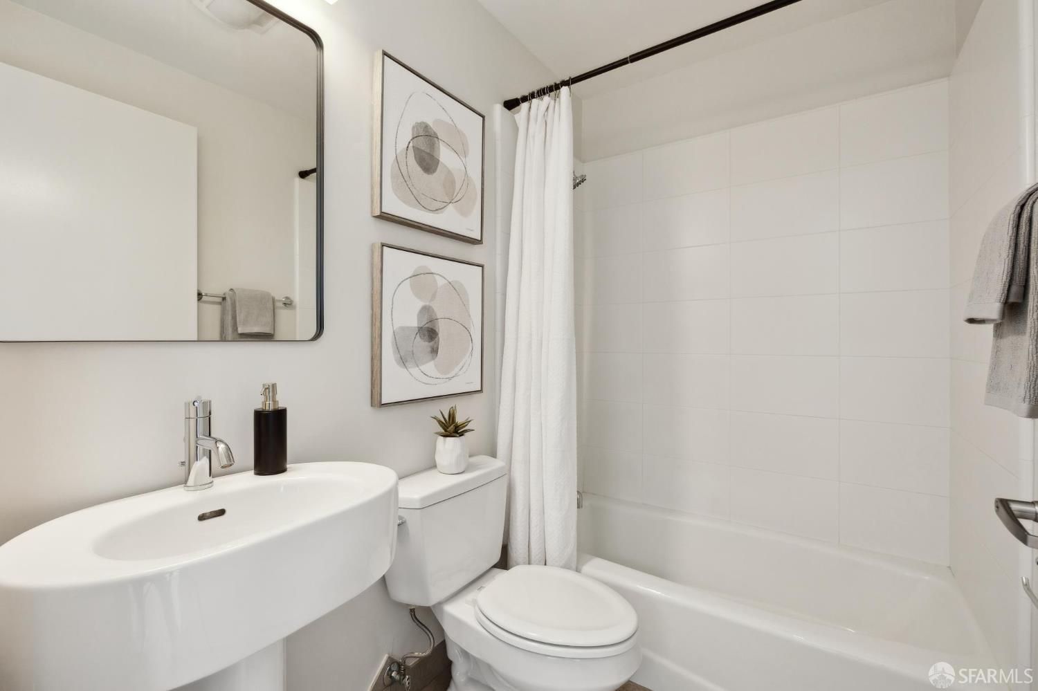 566 S Van Ness Avenue # 31