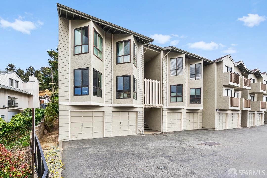 955 Ridgeview Court # C