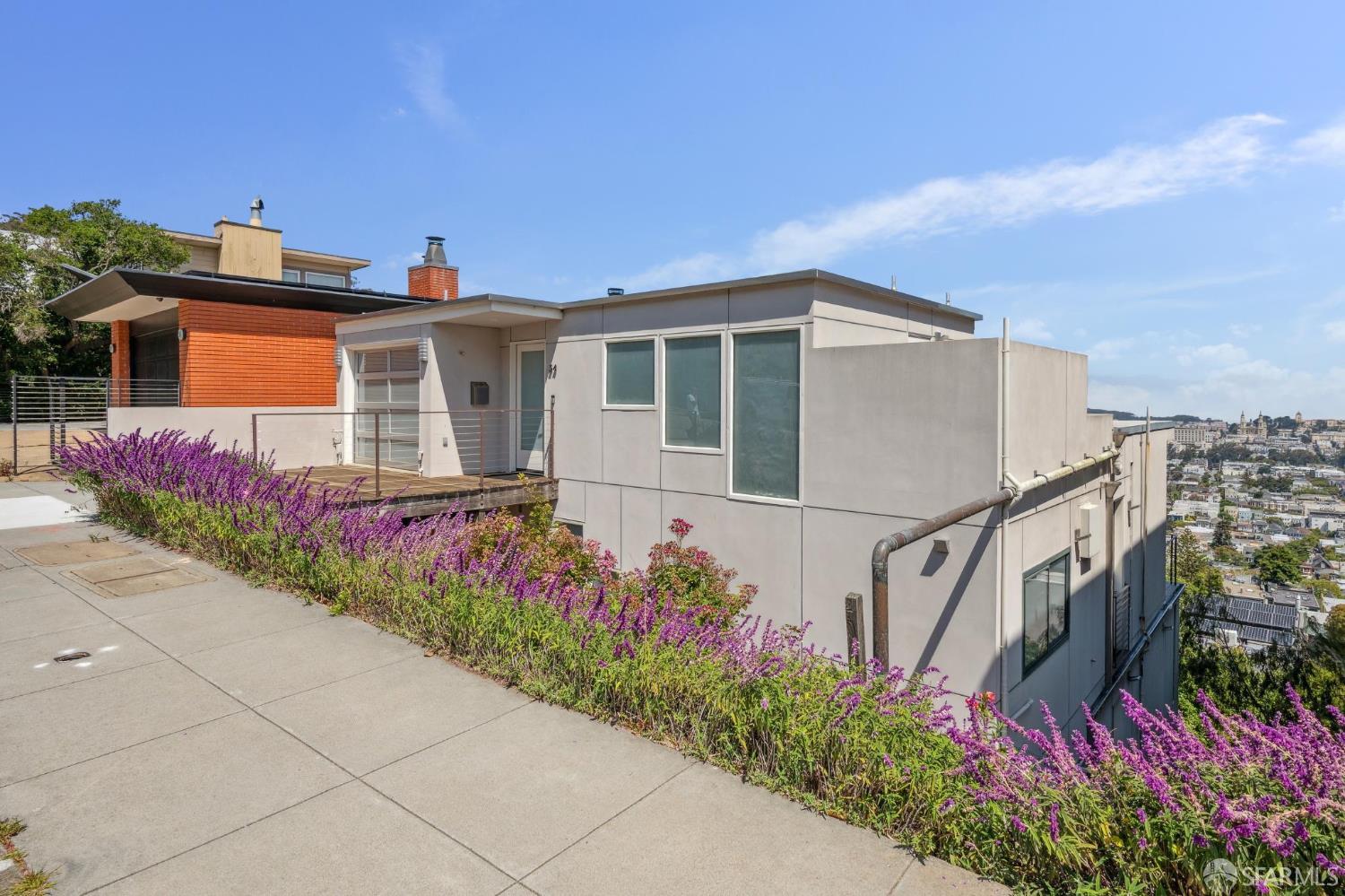 34 Clarendon Avenue