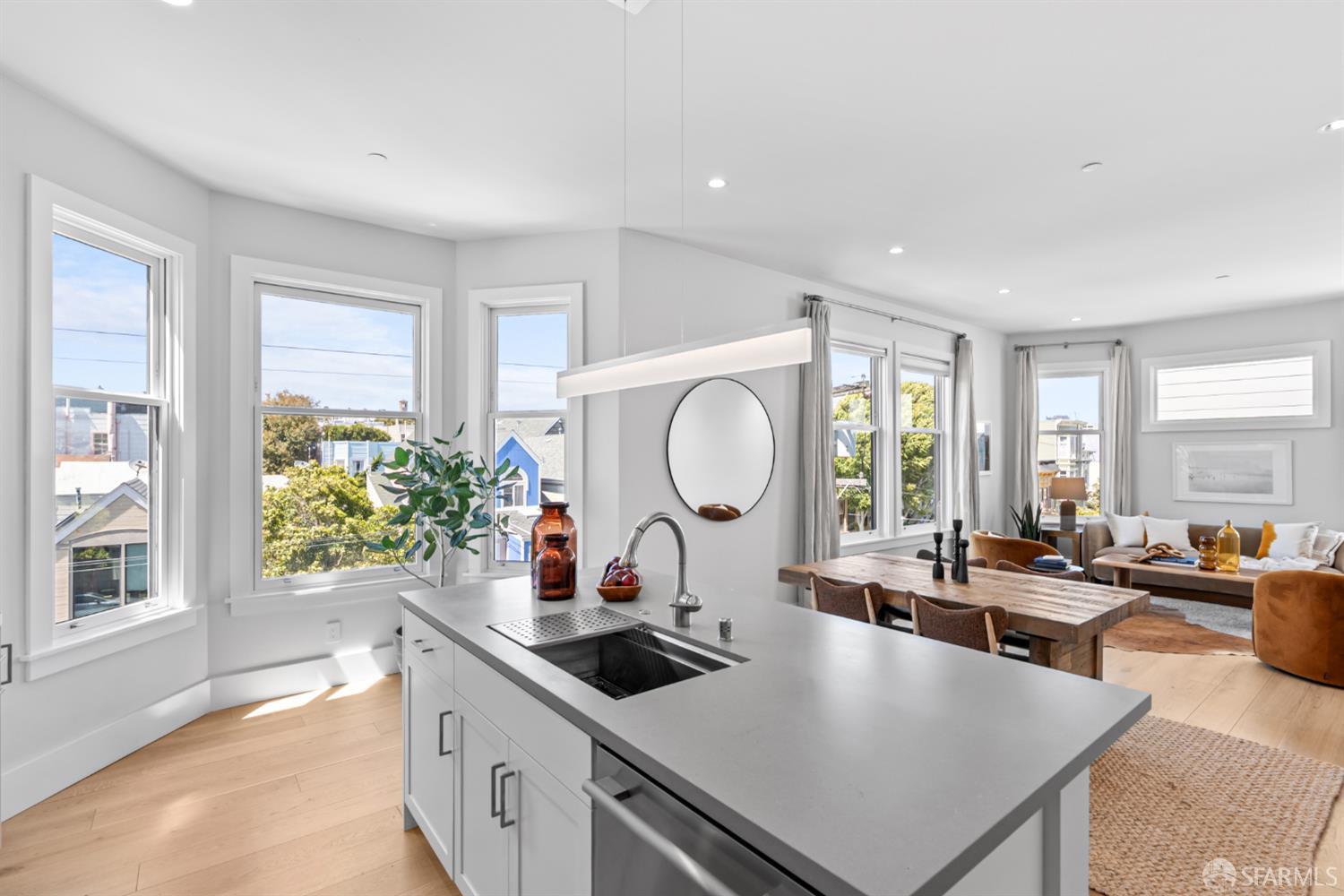 38 Steiner Street # 303