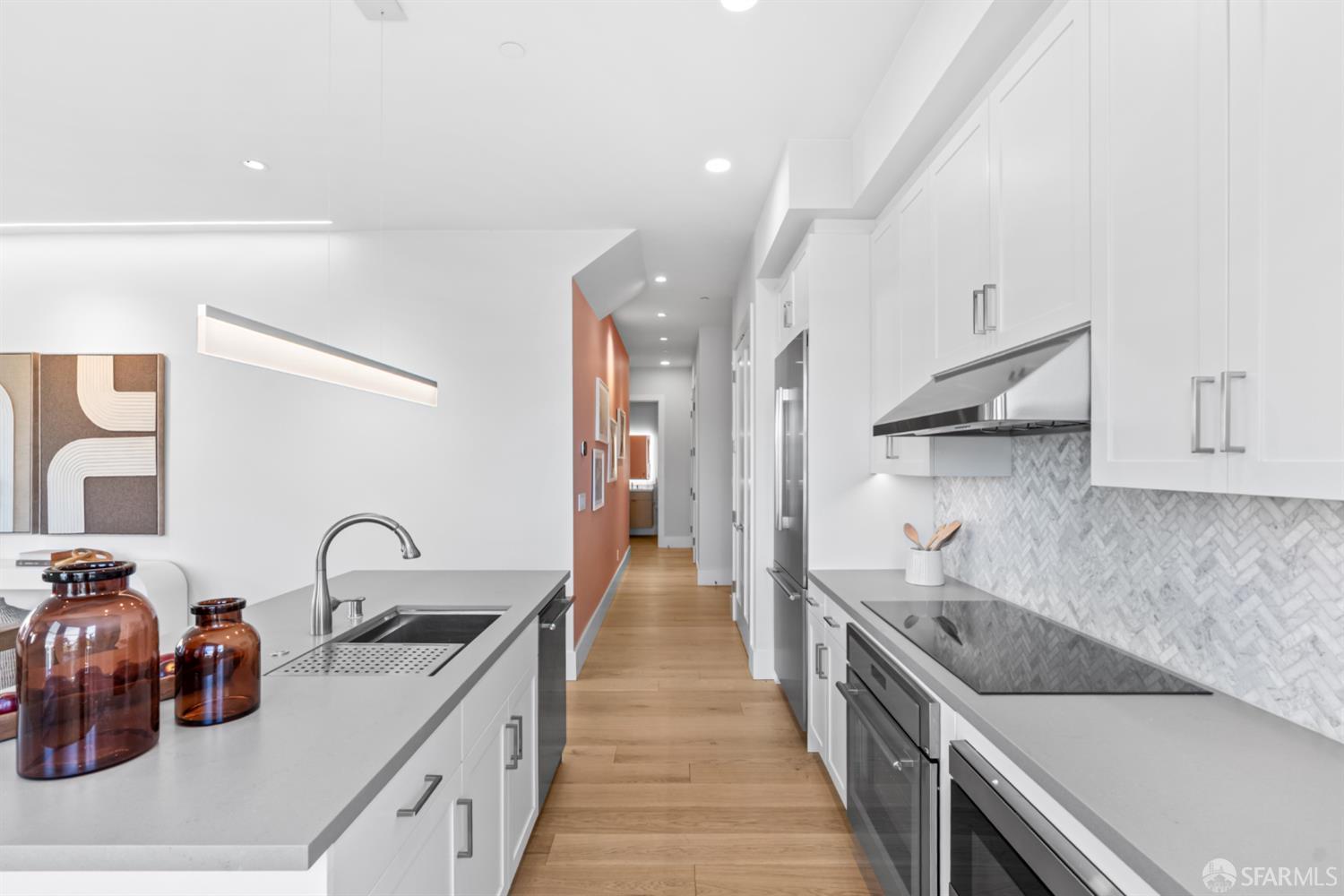 38 Steiner Street # 303