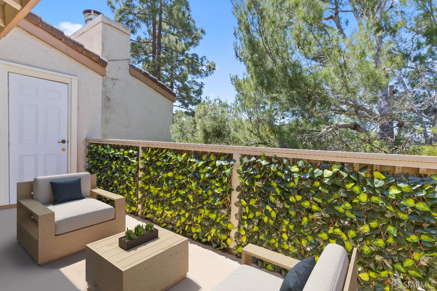1541 Moraga Way