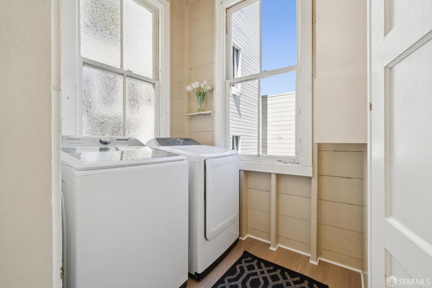 1063-1065 Sanchez Street