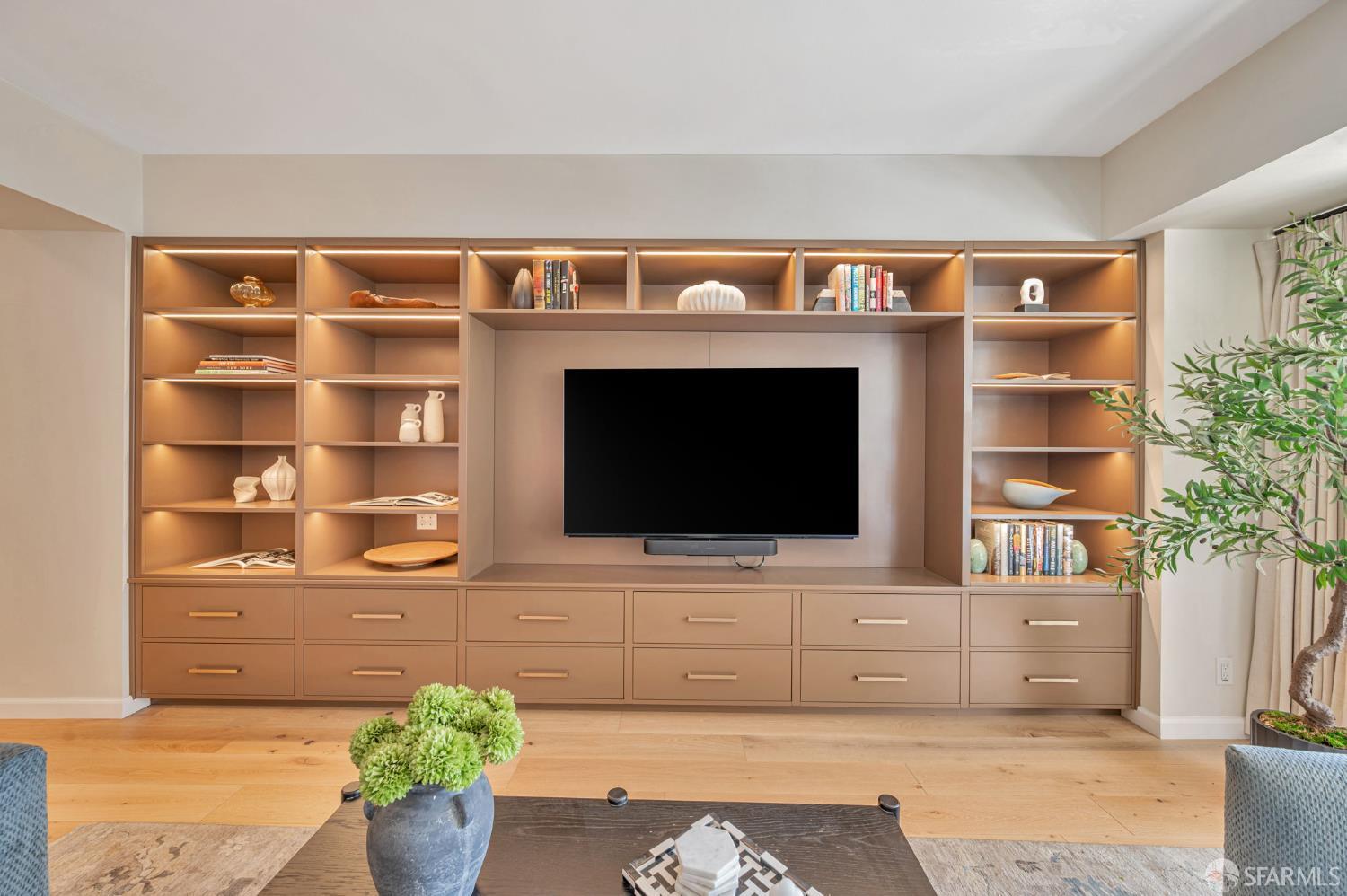 1177 California Street # 212