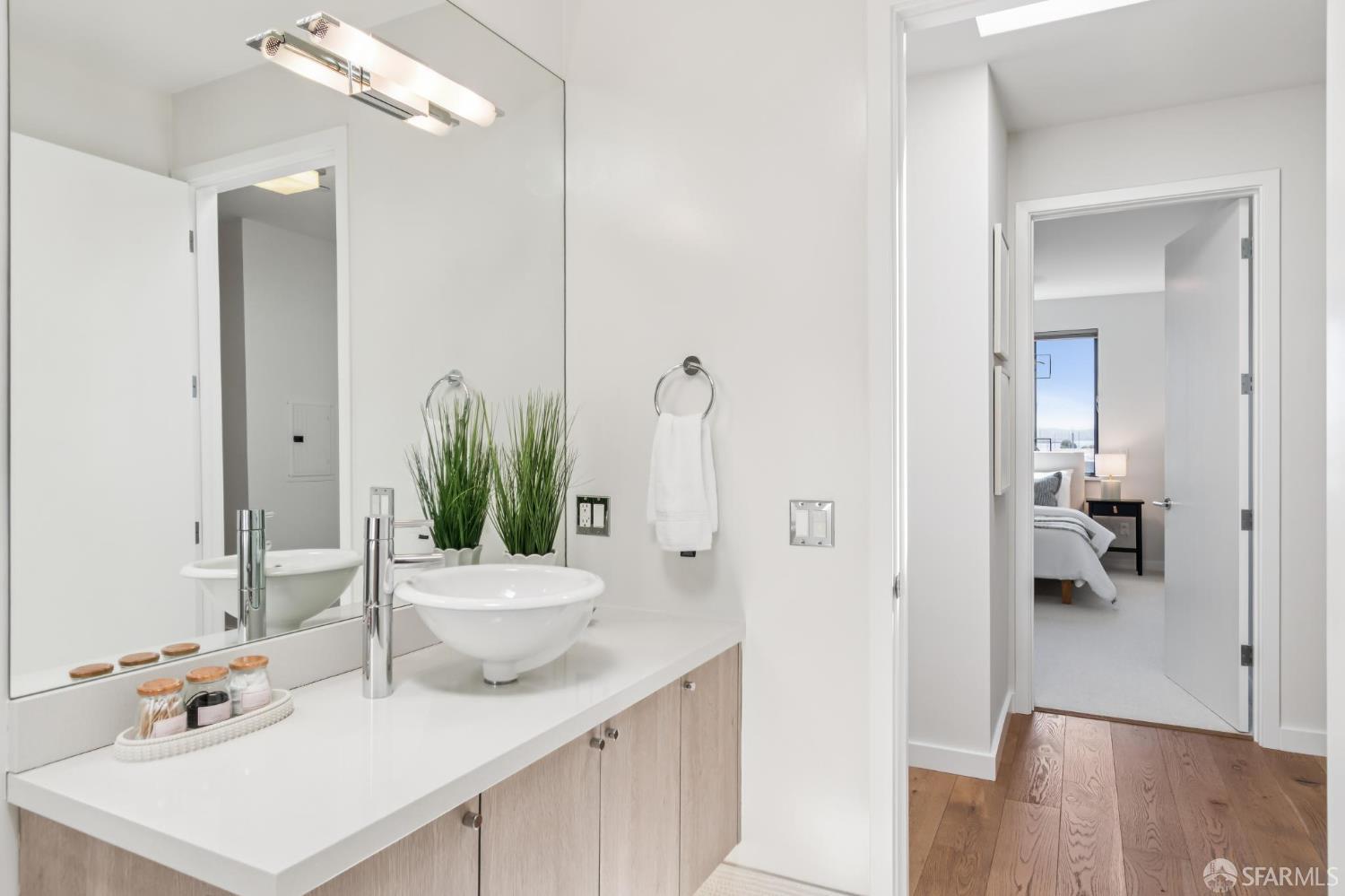 1301 Indiana St #404