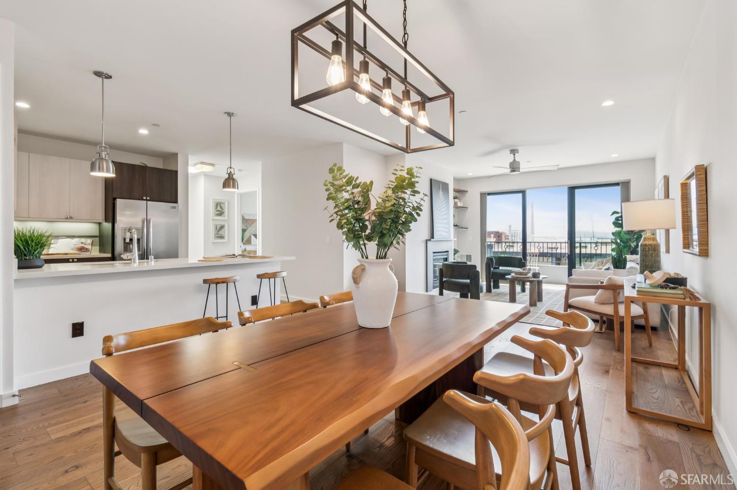 1301 Indiana St #404