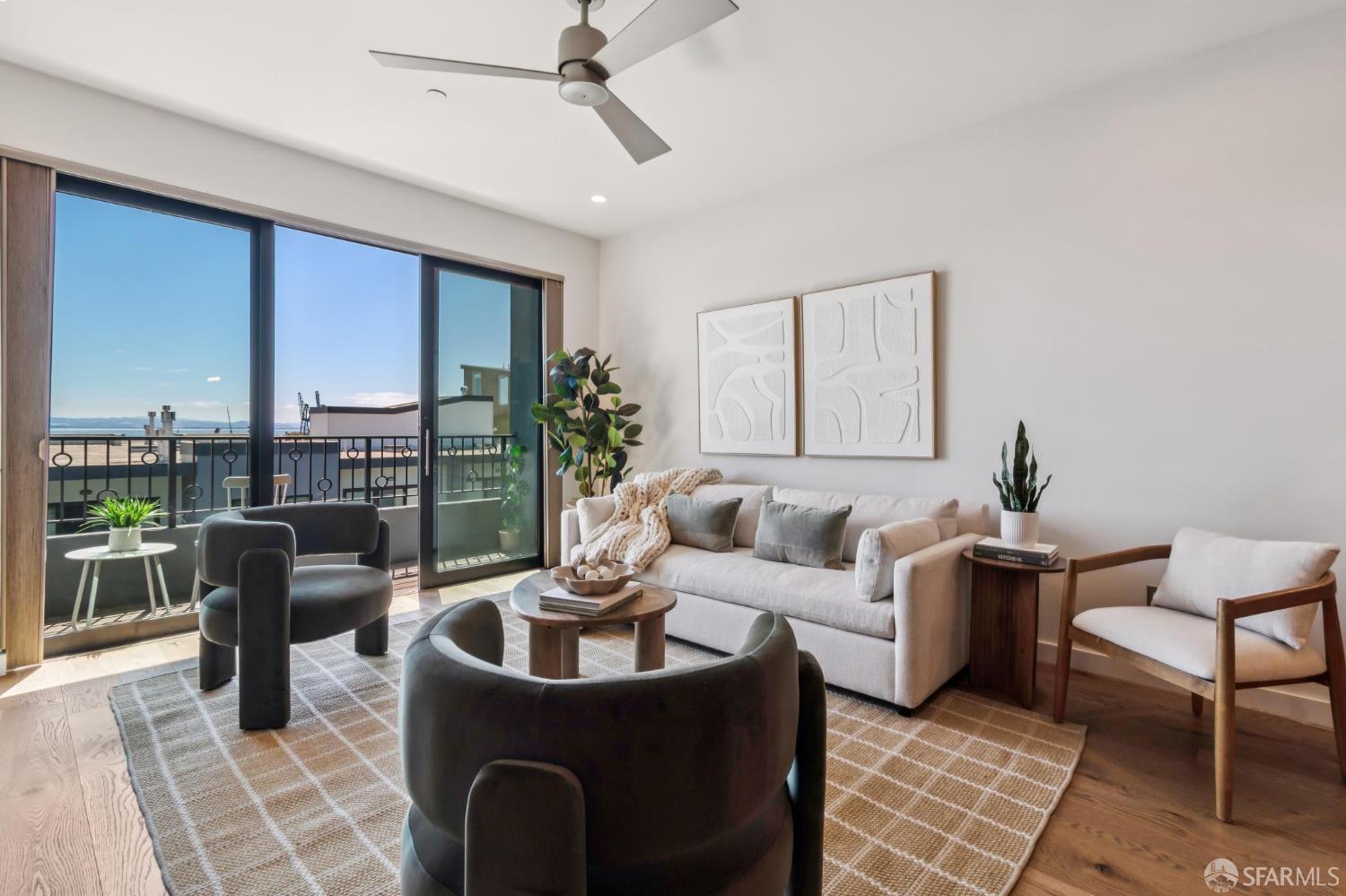 1301 Indiana St #404