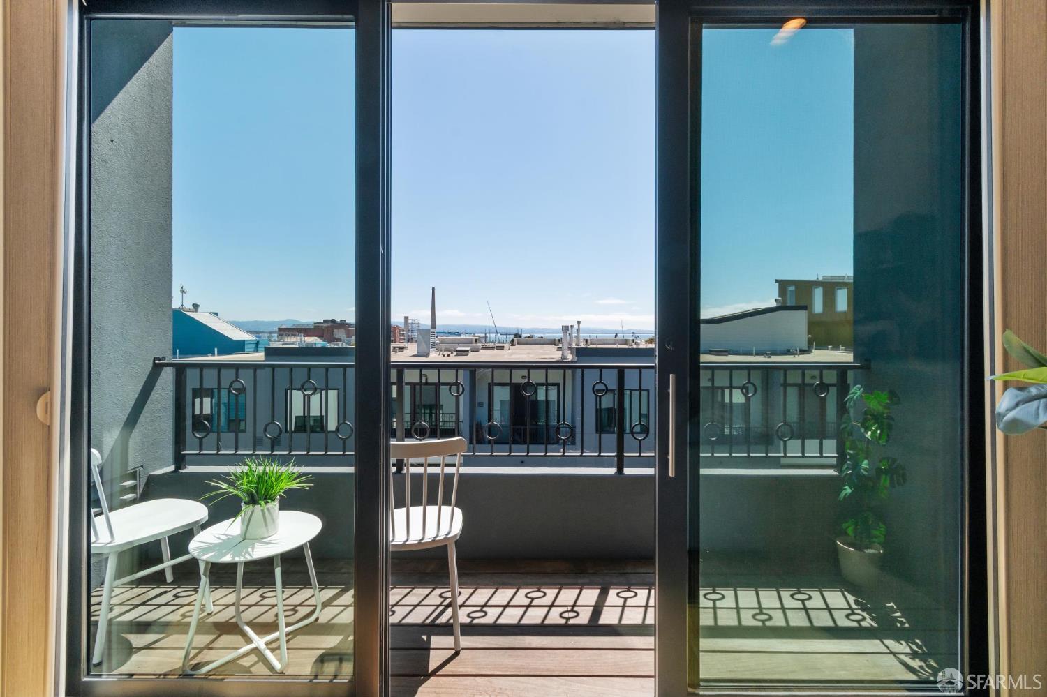 1301 Indiana St #404