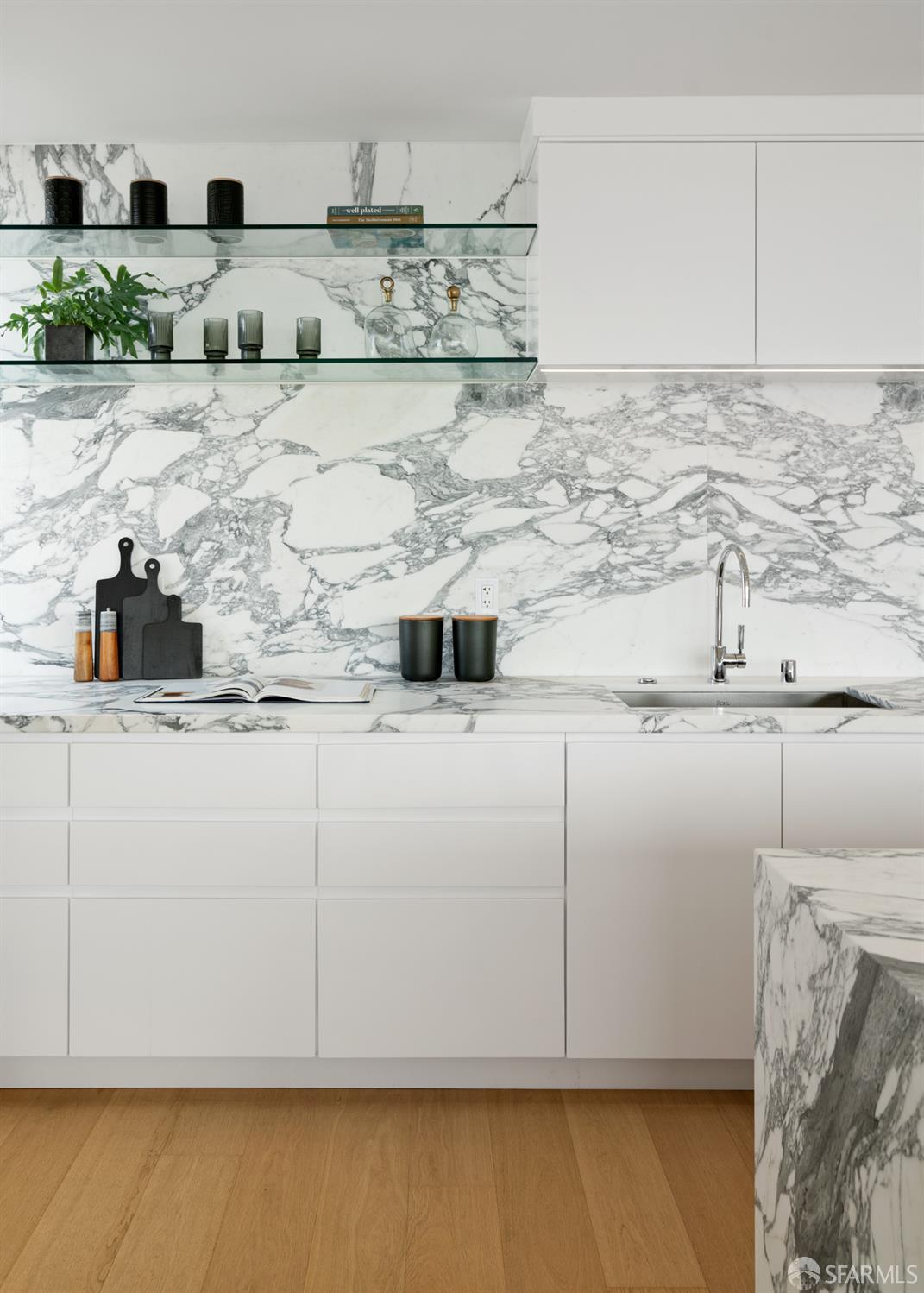 1070 Green Street # 801