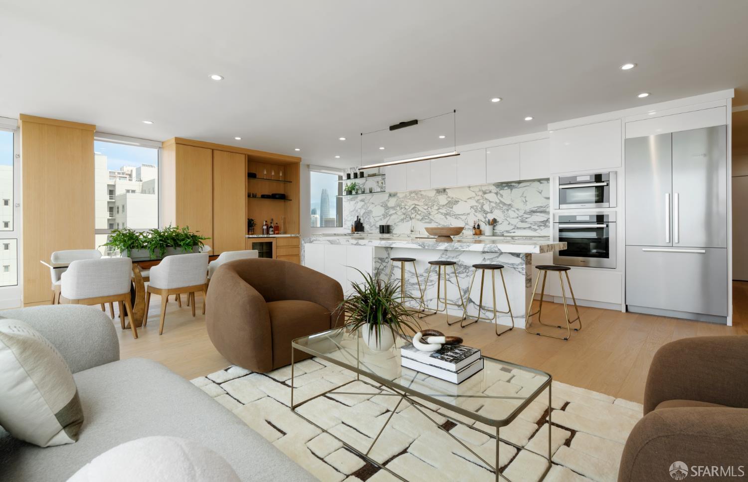 1070 Green Street # 801