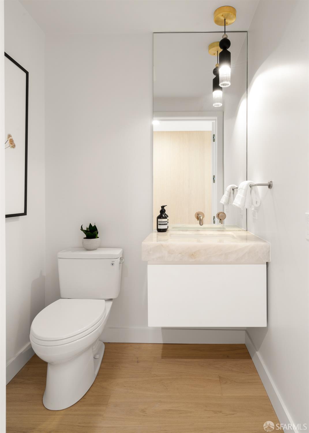 1070 Green Street # 801