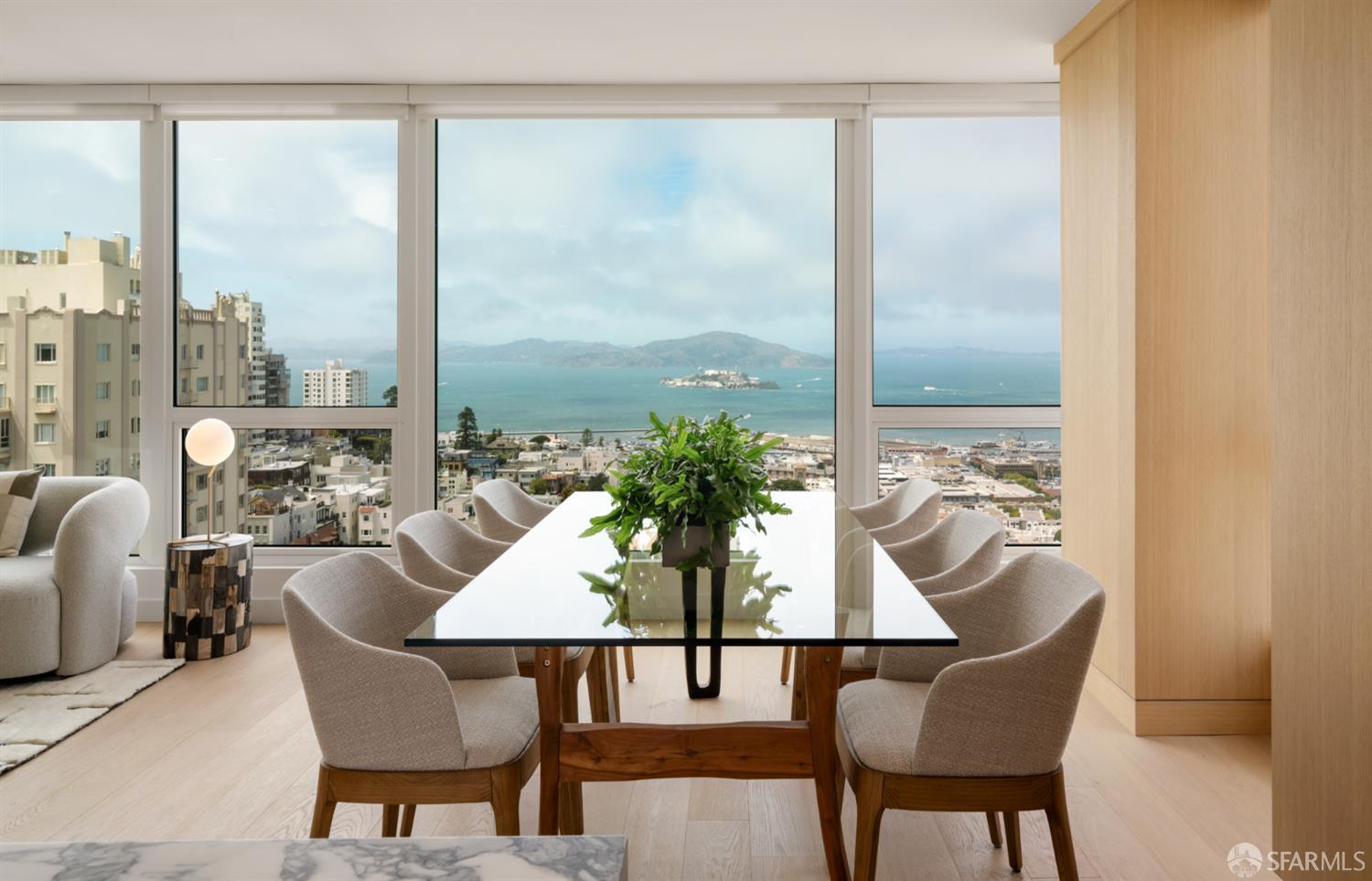 1070 Green Street # 801