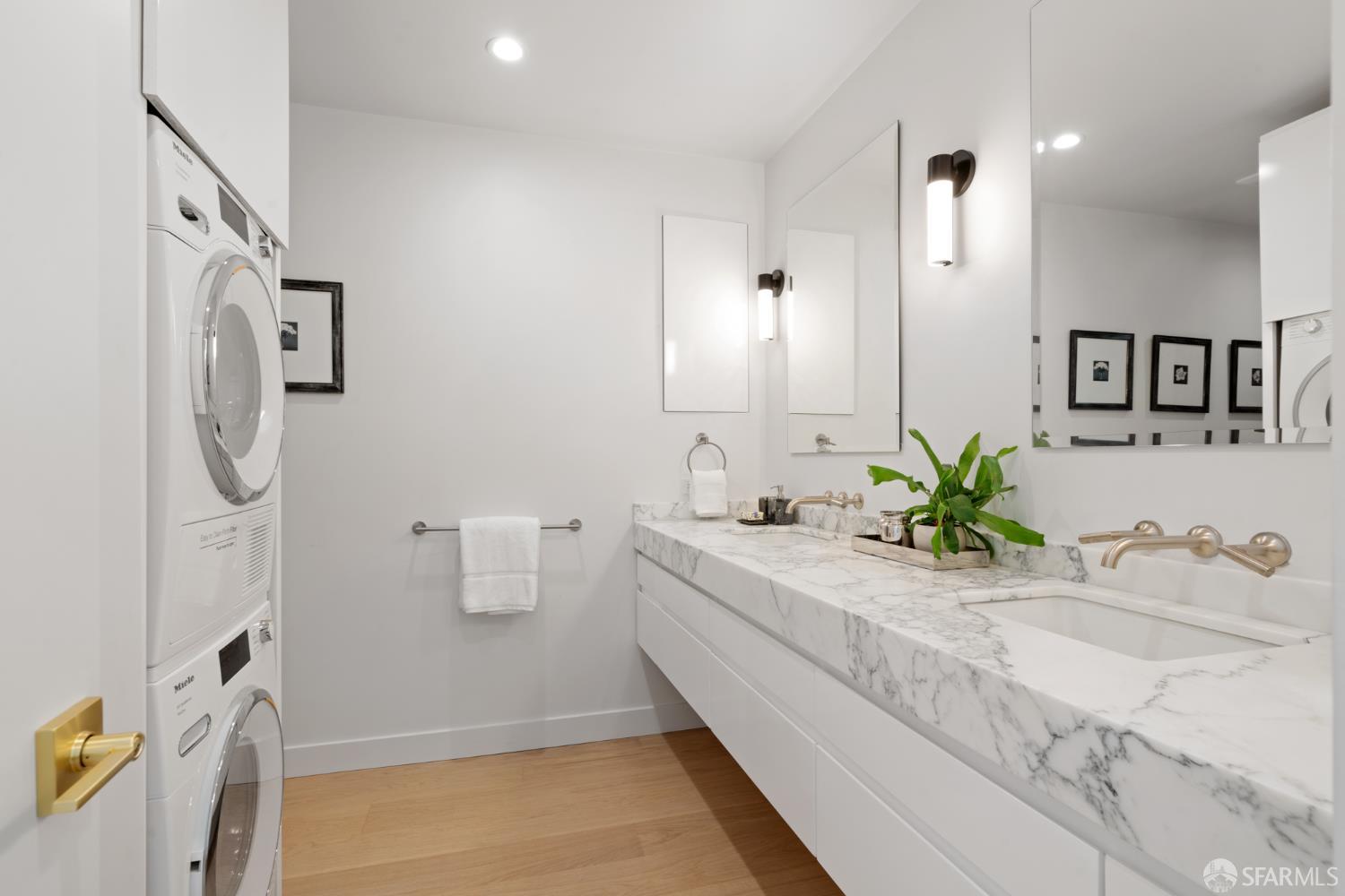 1070 Green Street # 801