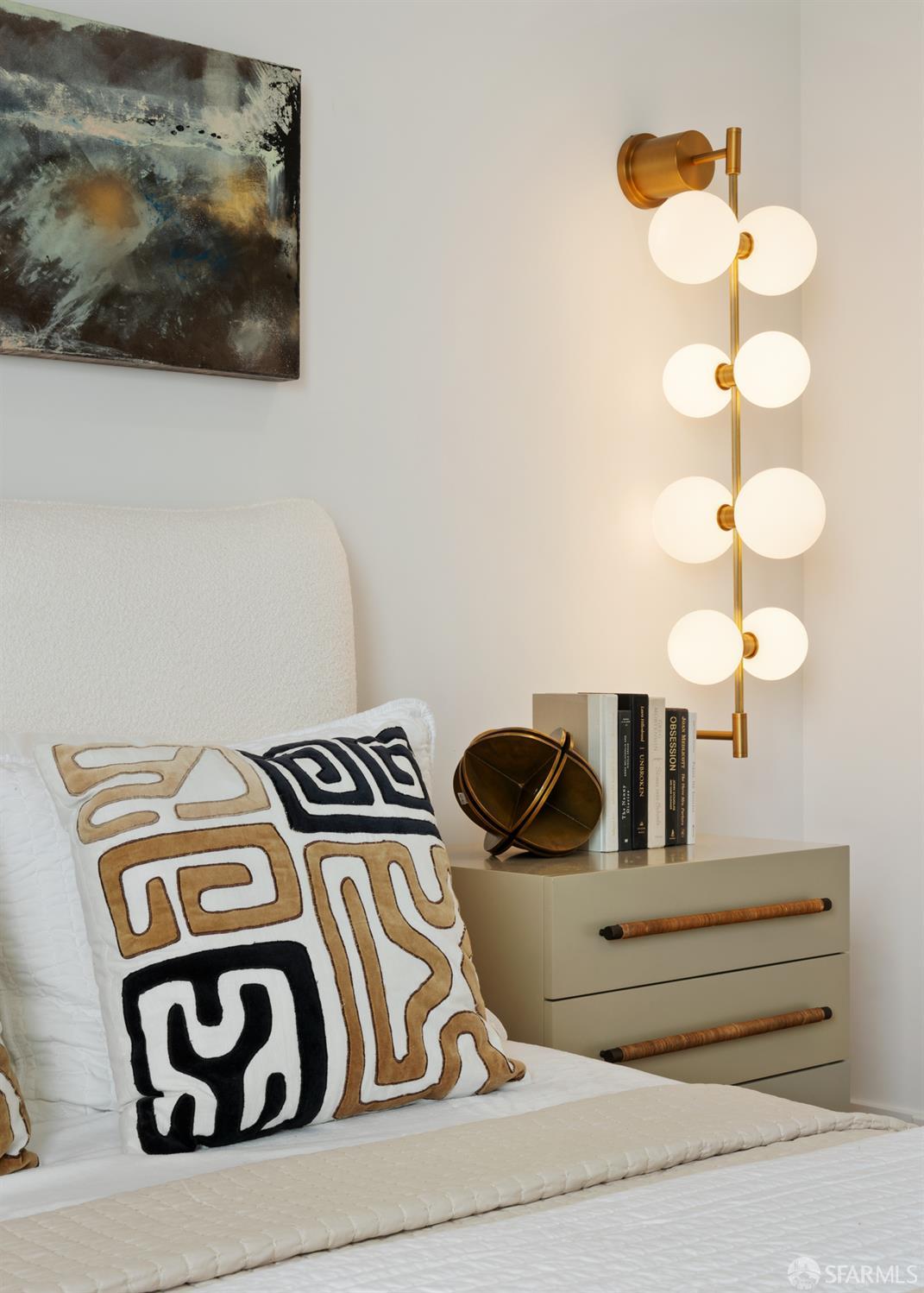 1070 Green Street # 801