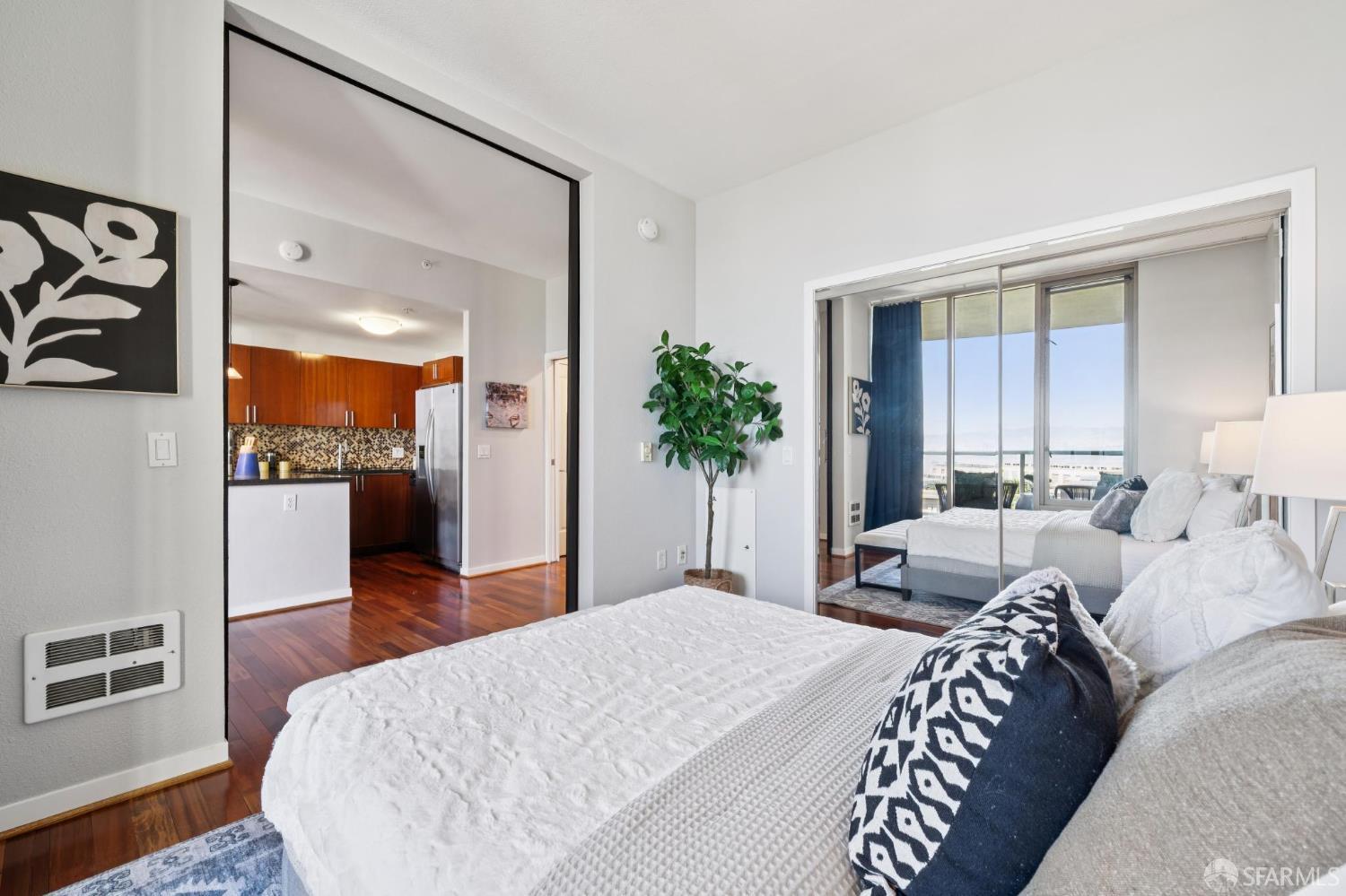 88 King Street # 705