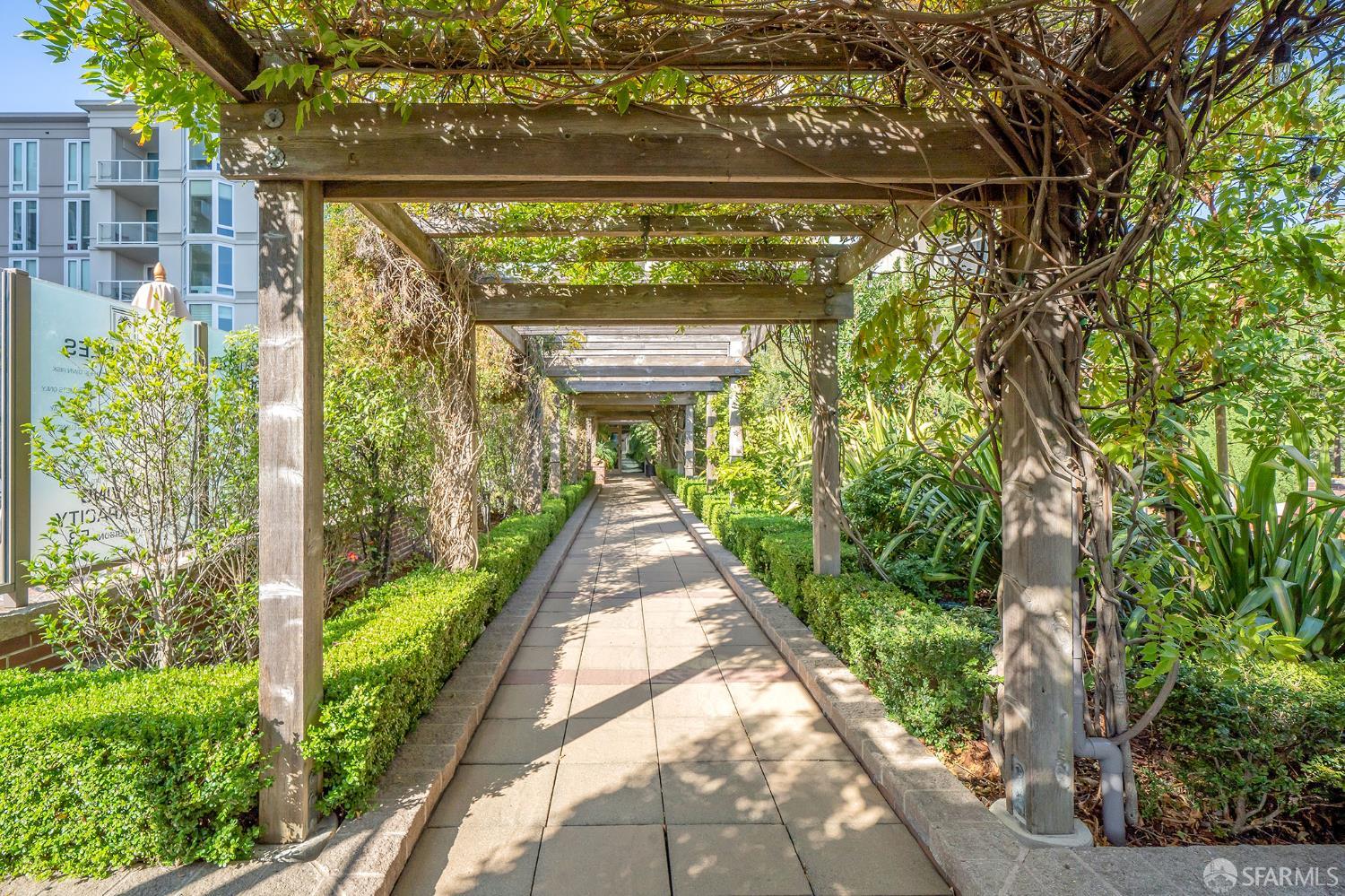 88 King Street # 705