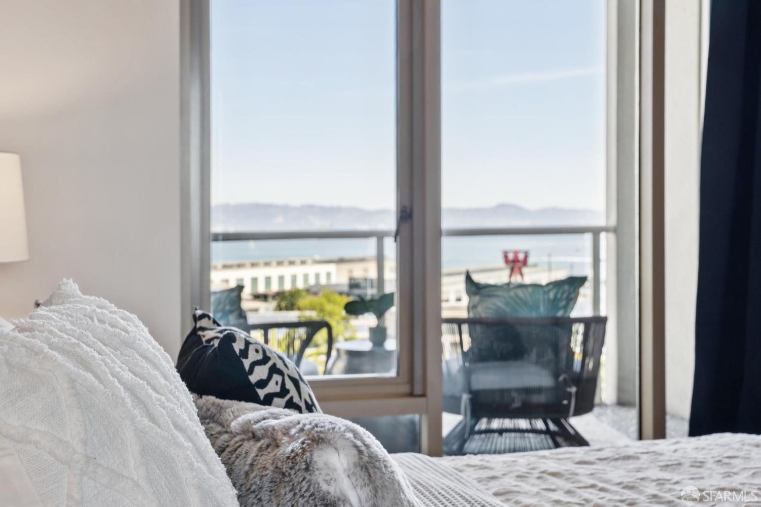 88 King Street # 705