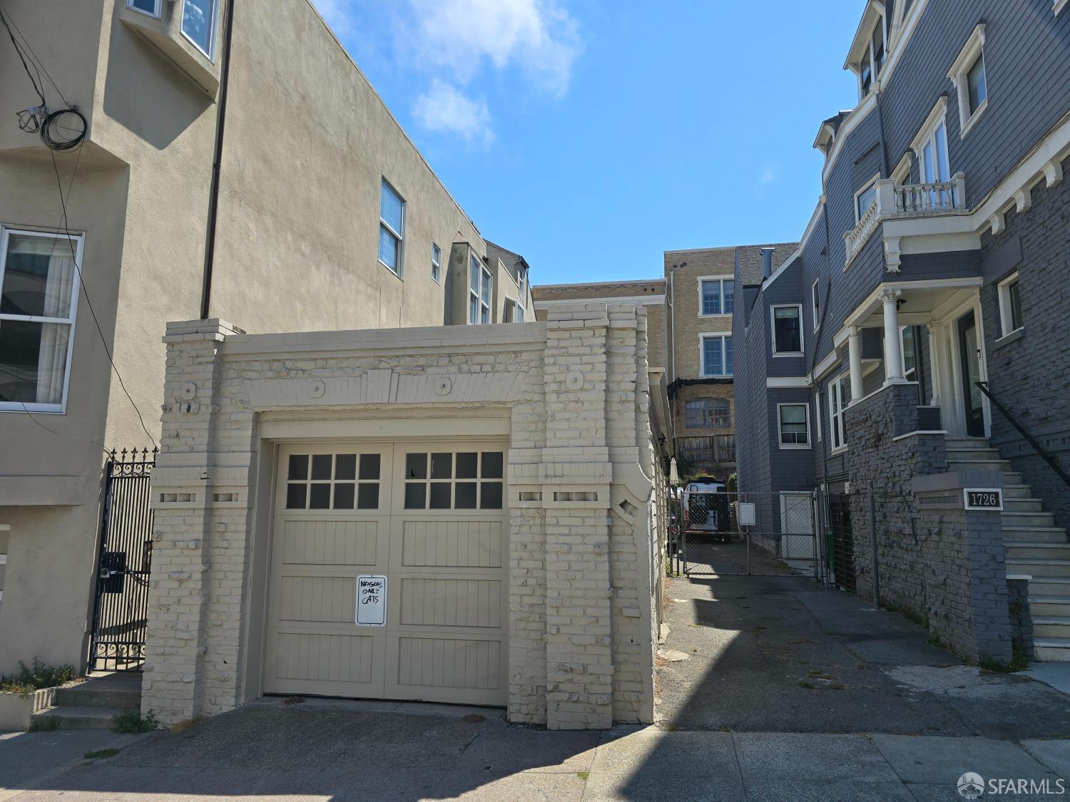 1728 Larkin Street