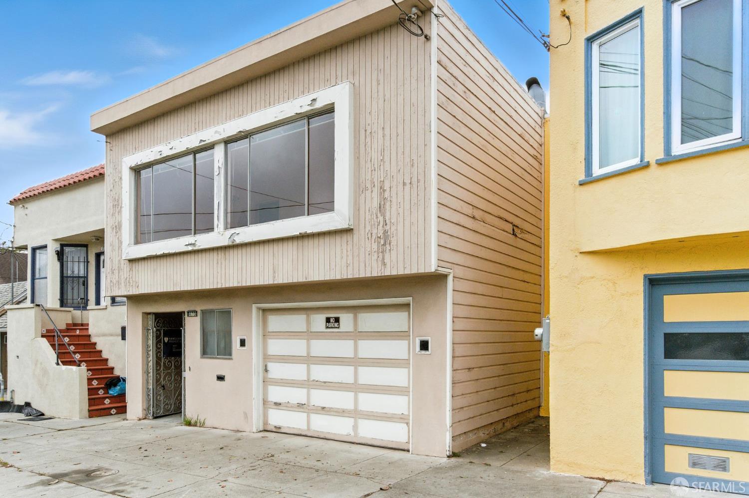470 Madrid Street