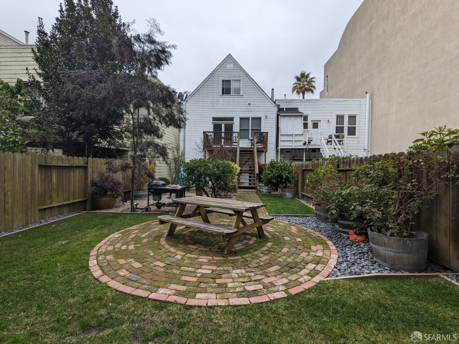 645 Hampshire Street