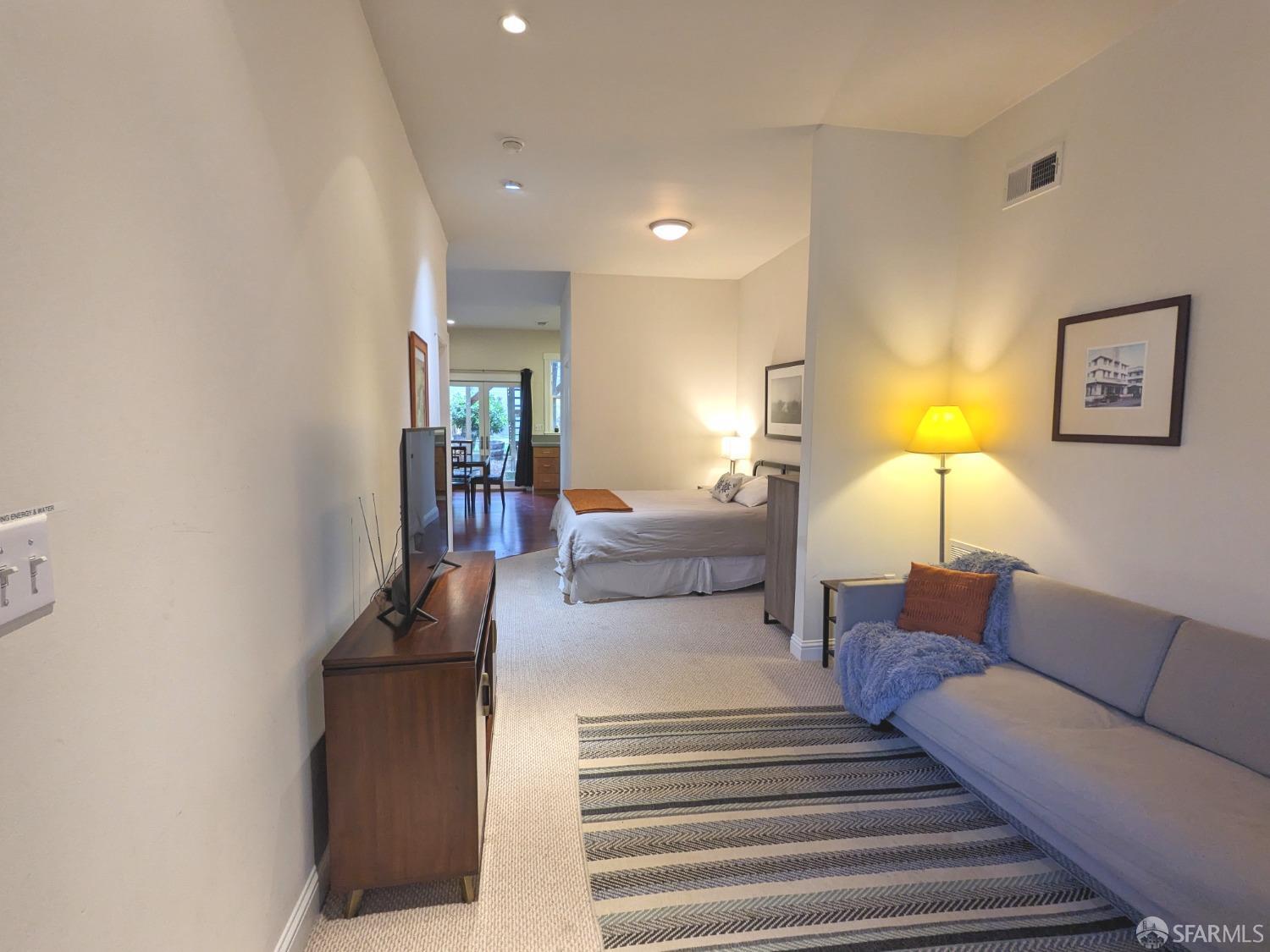 645 Hampshire Street