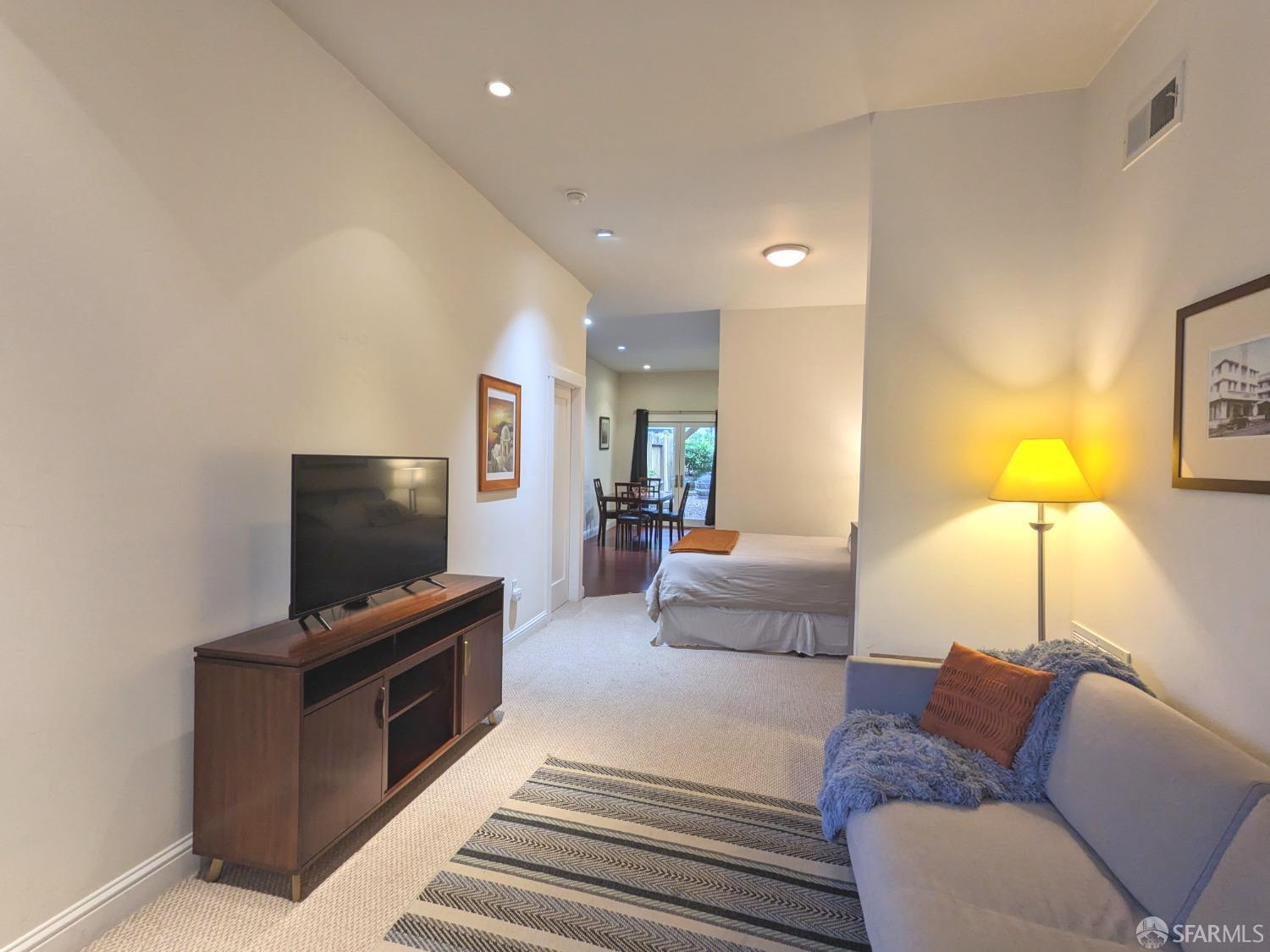 645 Hampshire Street