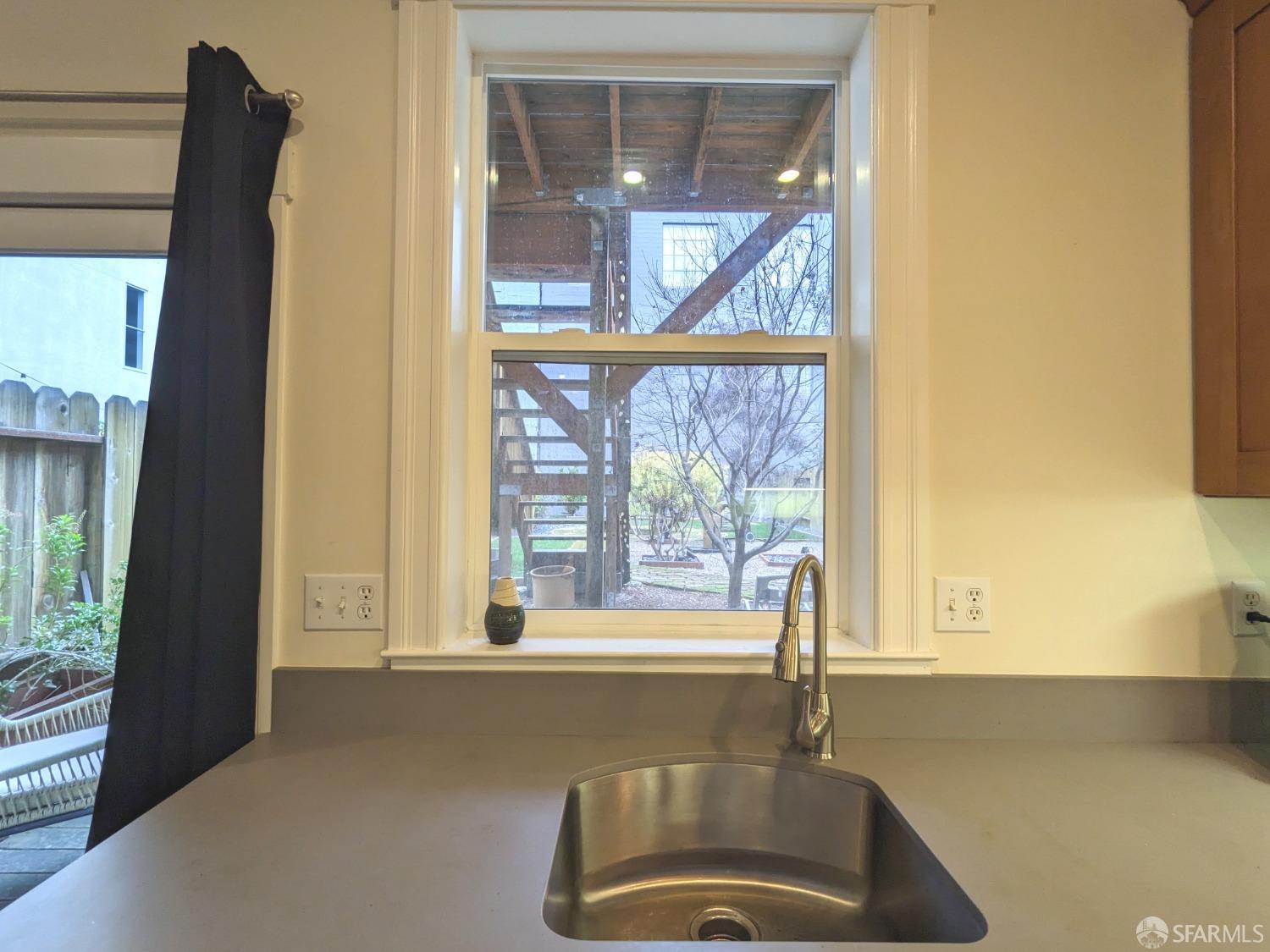 645 Hampshire Street