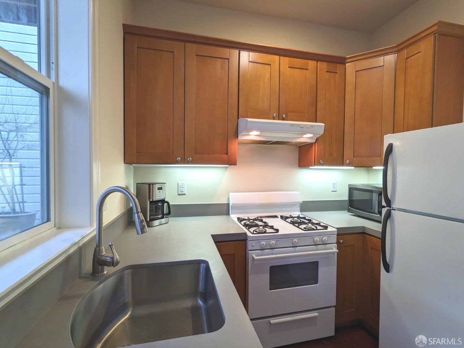 645 Hampshire Street