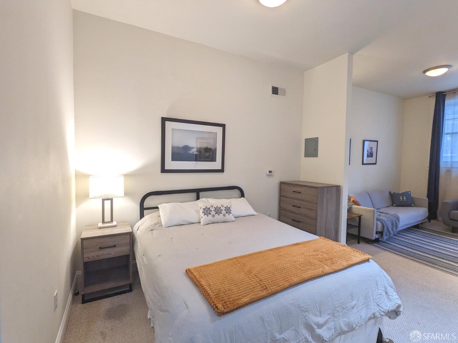 645 Hampshire Street