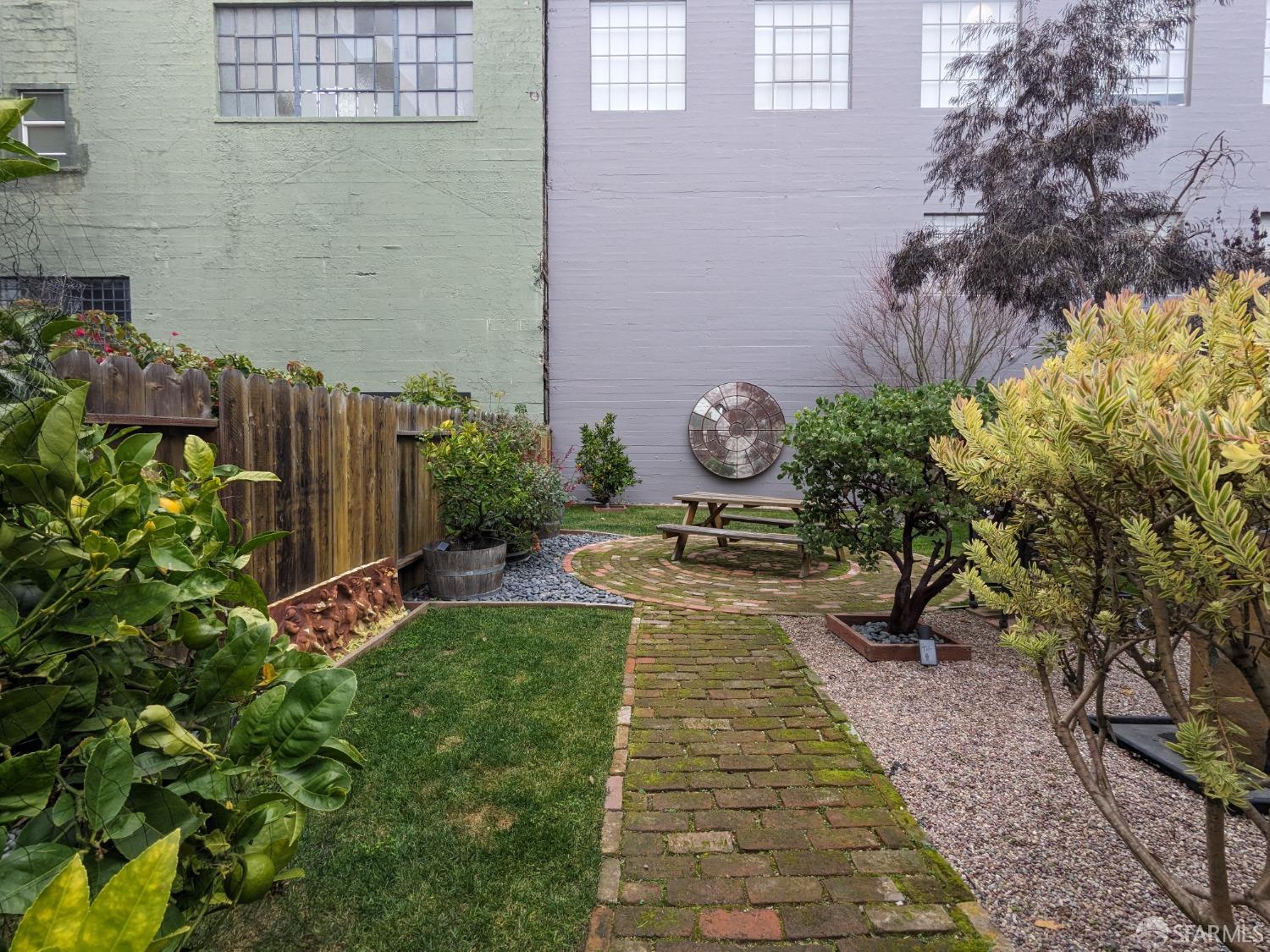 645 Hampshire Street