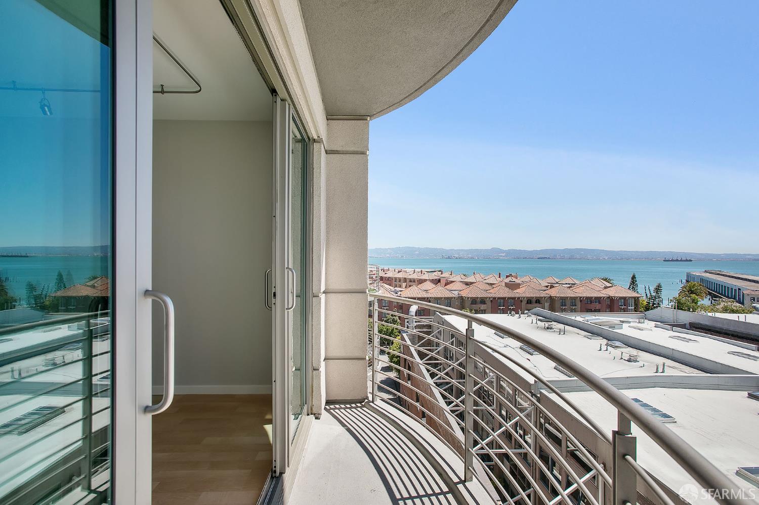 219 Brannan Street # 7J