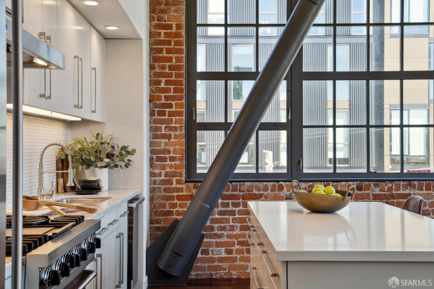 2101 Bryant Street # 306