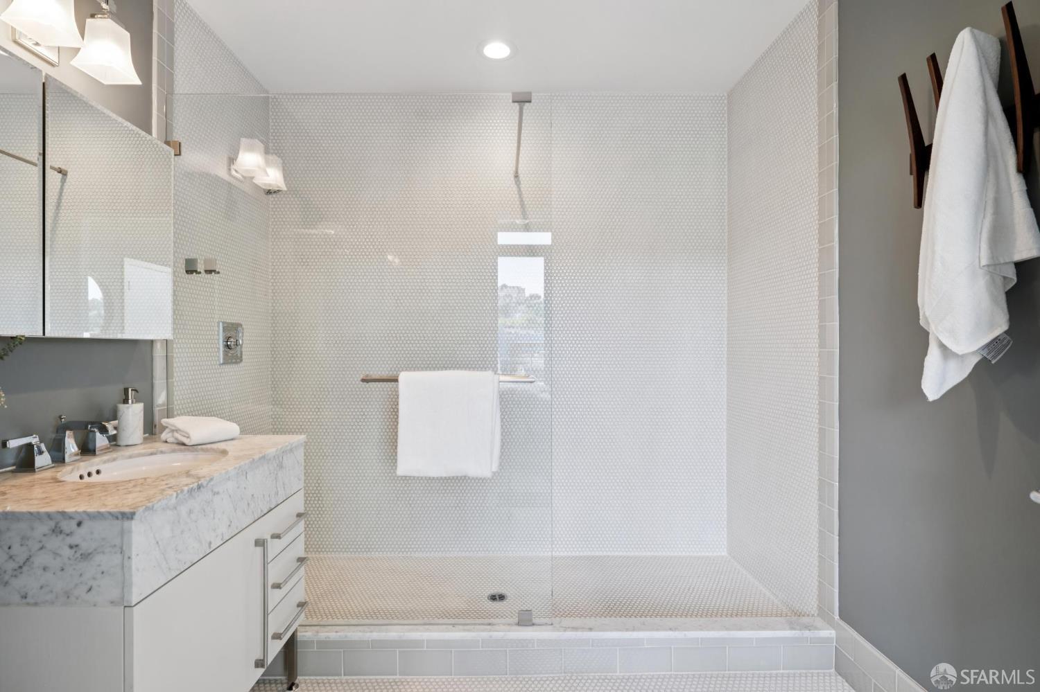 2101 Bryant Street # 306