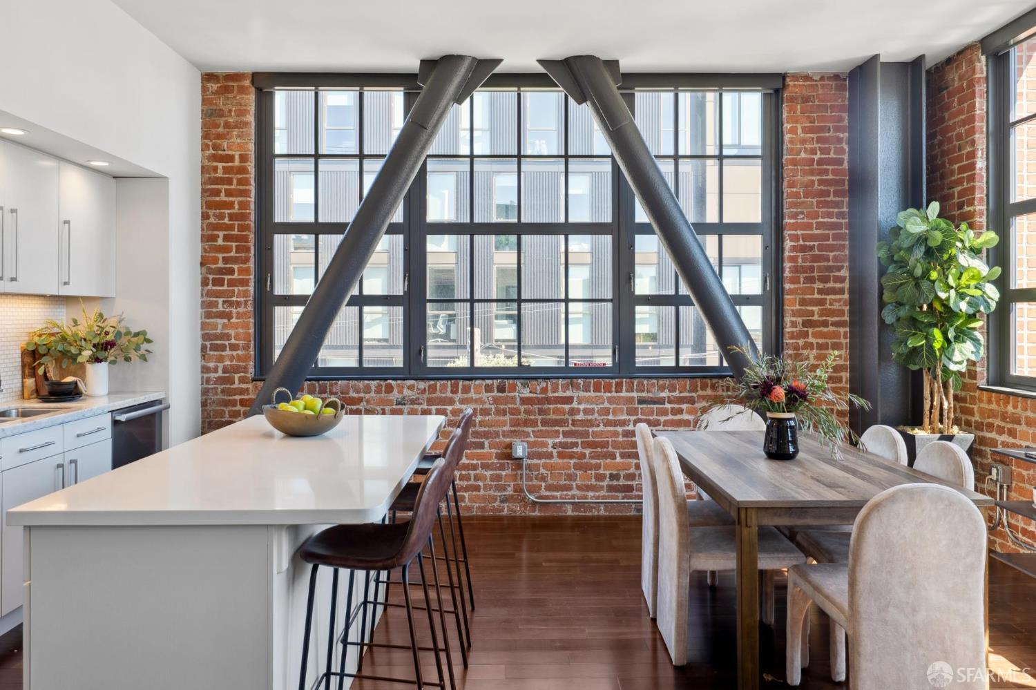 2101 Bryant Street # 306