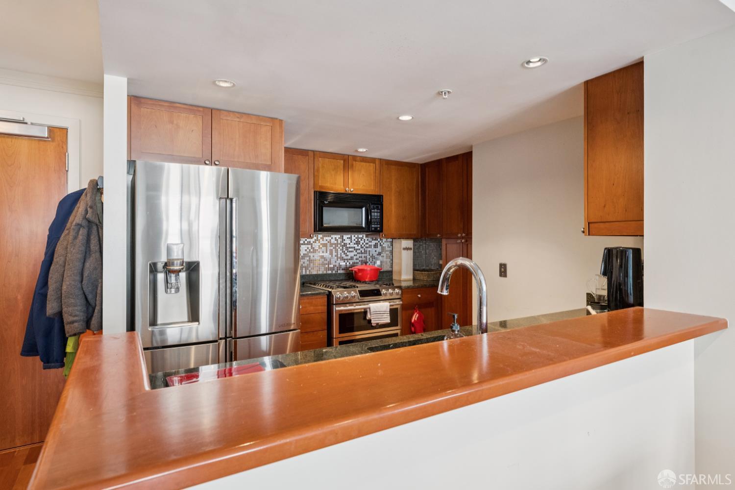 400 Beale Street # 905