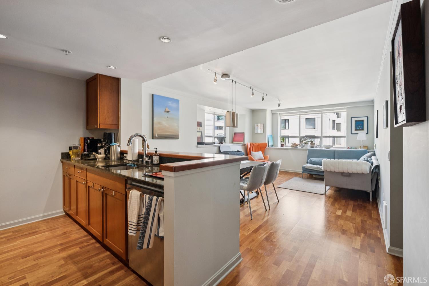 400 Beale Street # 905