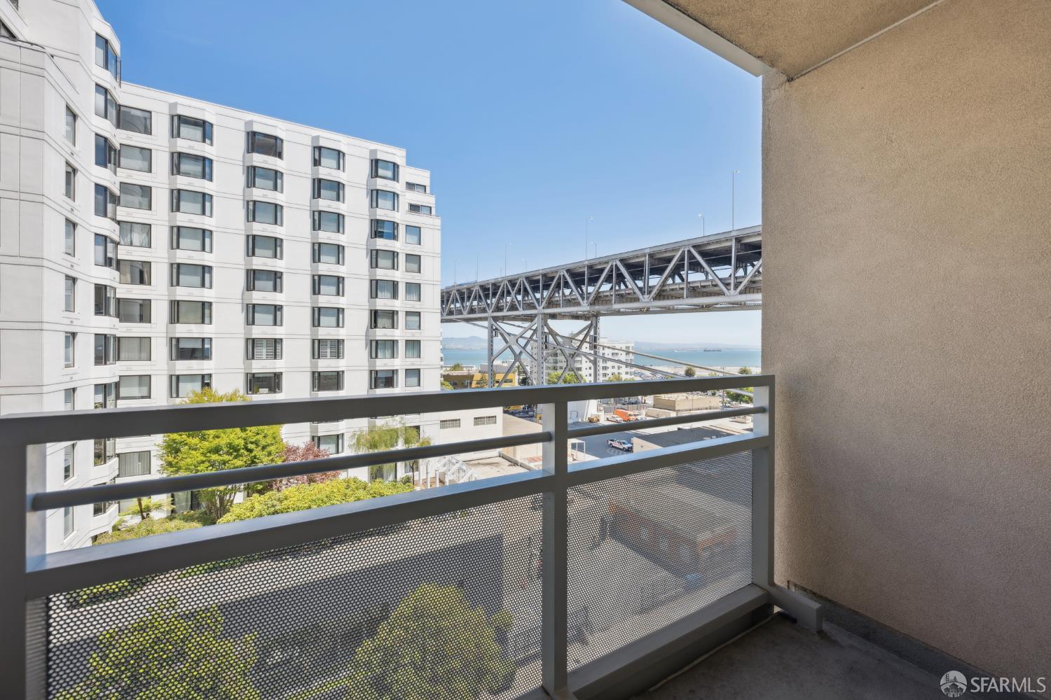 400 Beale Street # 905