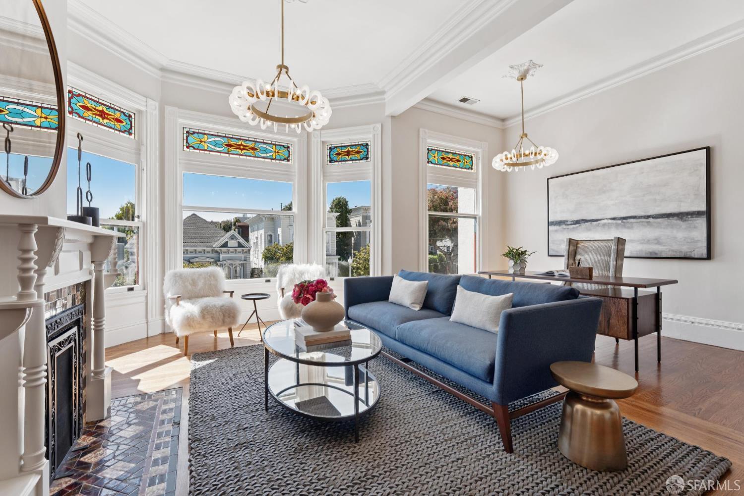 2116 Divisadero Street